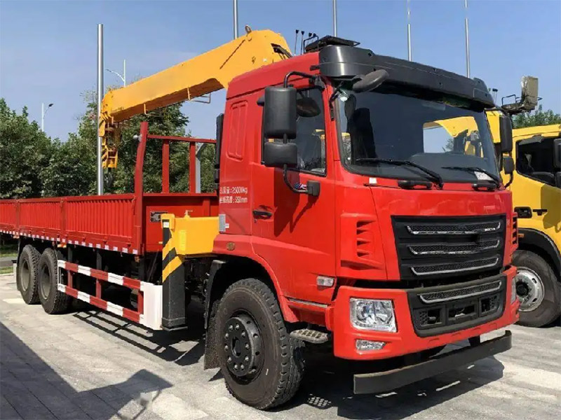 隨車起重機(jī)